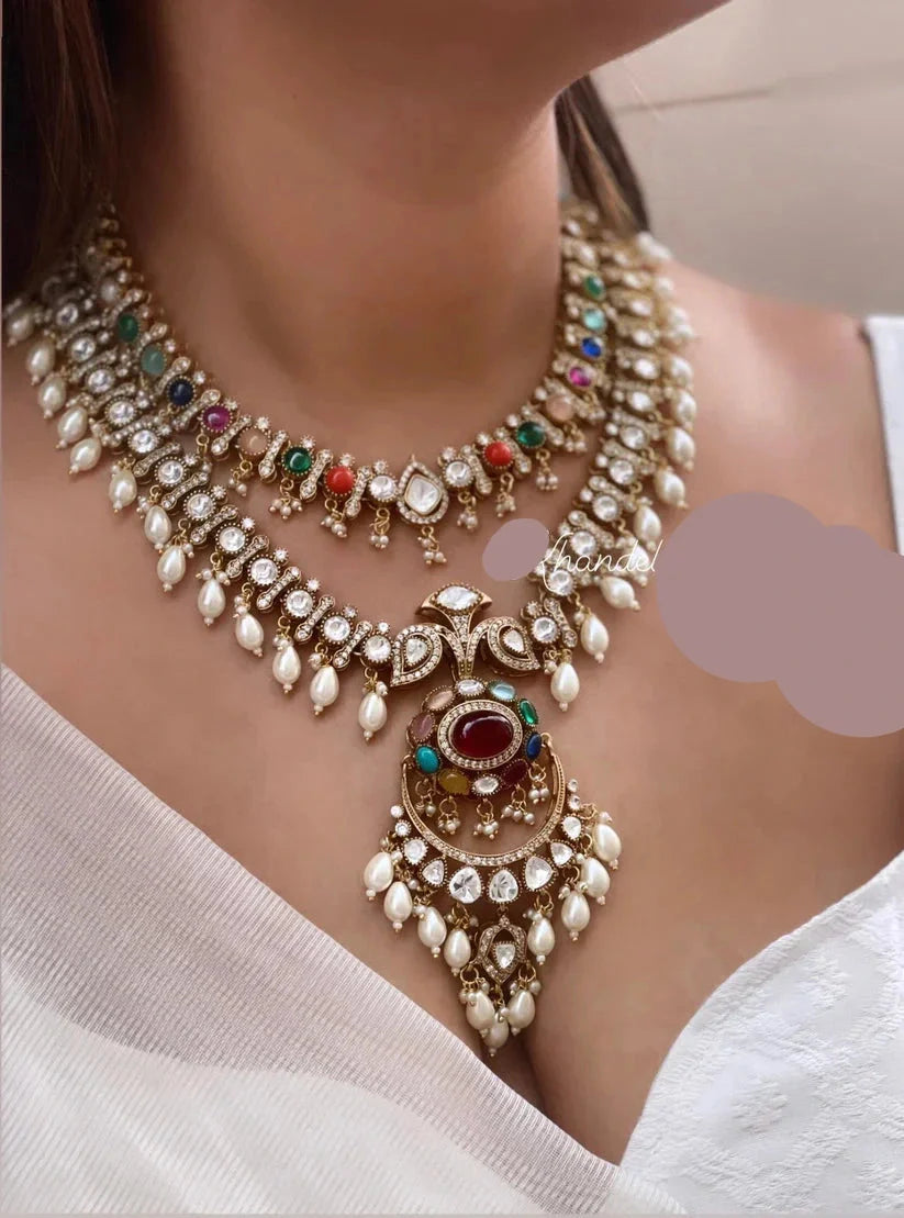 Fancy Bradel Necklace Set